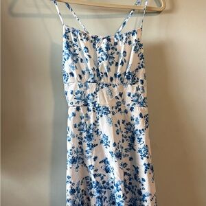 NWOT Medium Floral Blue and White Dress